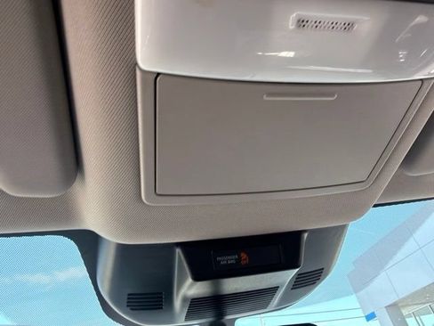 Used 2024 Nissan Rogue S AWD/4WD image 52