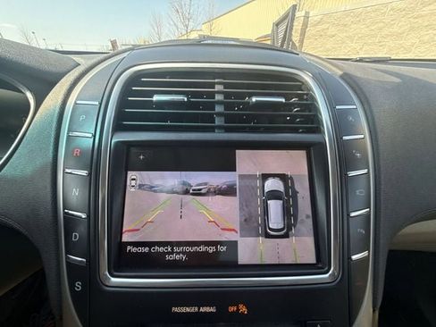 Used 2020 Lincoln Nautilus Reserve w/ Equipment Group 202A image 17