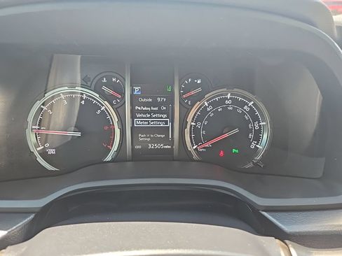 Used 2023 Toyota 4Runner Limited AWD/4WD image 17