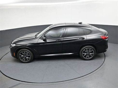 Used 2024 BMW X4 M40i w/ Premium Package image 21