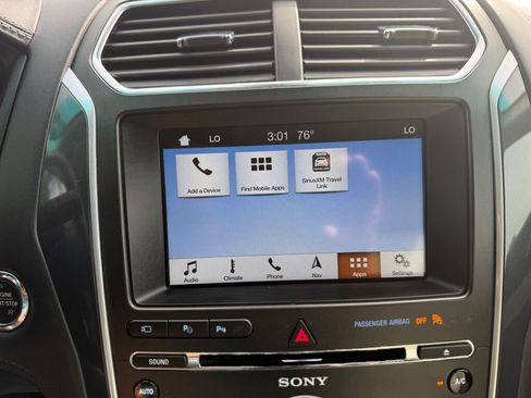 Used 2017 Ford Explorer Platinum image 20