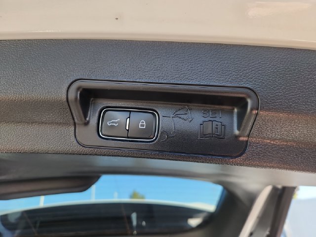 Used 2022 Ford Explorer Limited AWD/4WD image 34