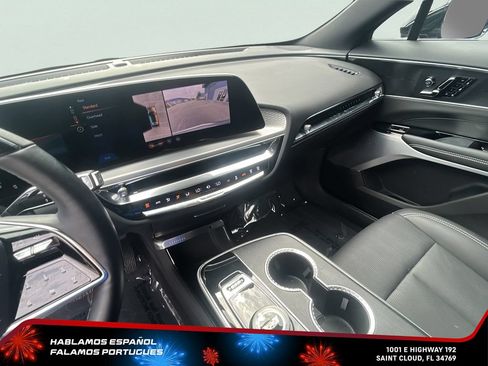 Certified 2025 Cadillac Lyriq Luxury w/ LPO, Floor Liner Package AWD/4WD image 19