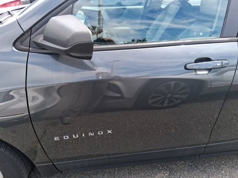 Used 2019 Chevrolet Equinox LS FWD image 9