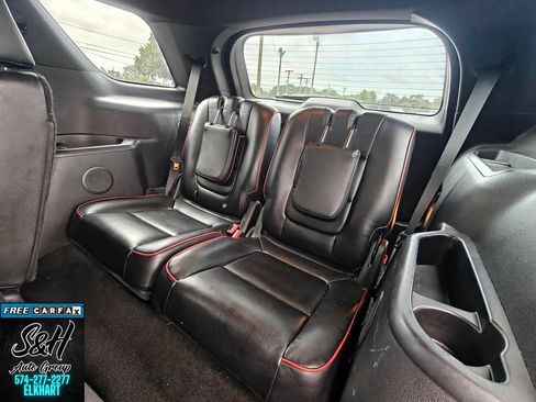 Used 2017 Ford Explorer XLT w/ Equipment Group 201A FWD image 18