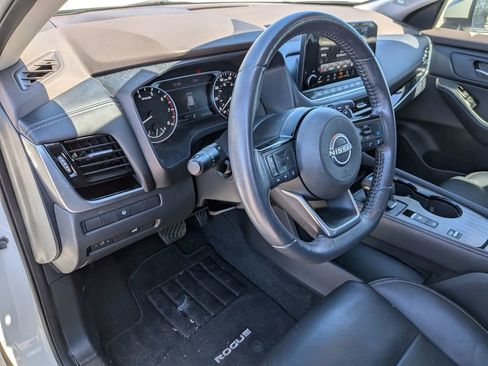 Used 2023 Nissan Rogue SL w/ SL Premium Package image 29