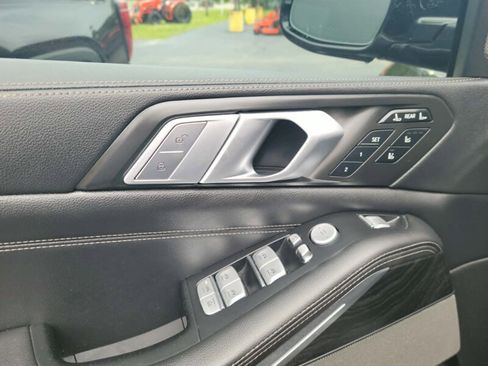 Used 2019 BMW X7 xDrive40i w/ Premium Package AWD/4WD image 14