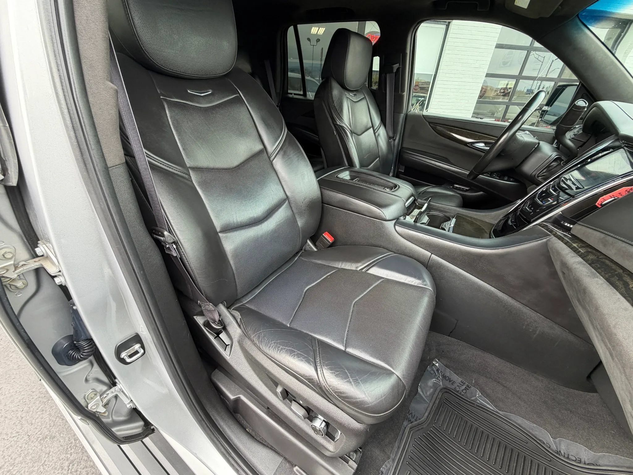 Used 2015 Cadillac Escalade Platinum AWD/4WD image 13