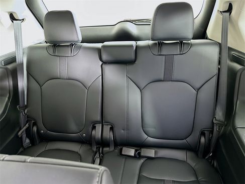 Certified 2025 Honda Pilot Touring image 29