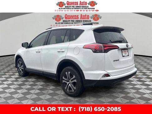 Used 2016 Toyota RAV4 LE image 4