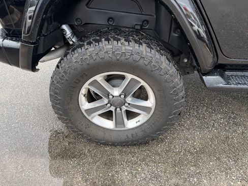 Used 2021 Jeep Wrangler Unlimited Sahara AWD/4WD image 5