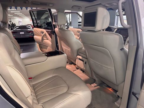 Used 2016 INFINITI QX80 4WD w/ Deluxe Technology Package image 15