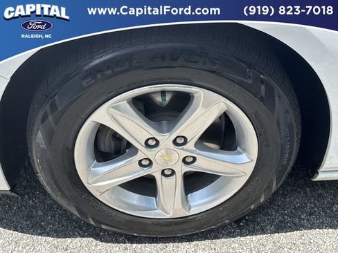 Used 2023 Chevrolet Malibu LS FWD image 13