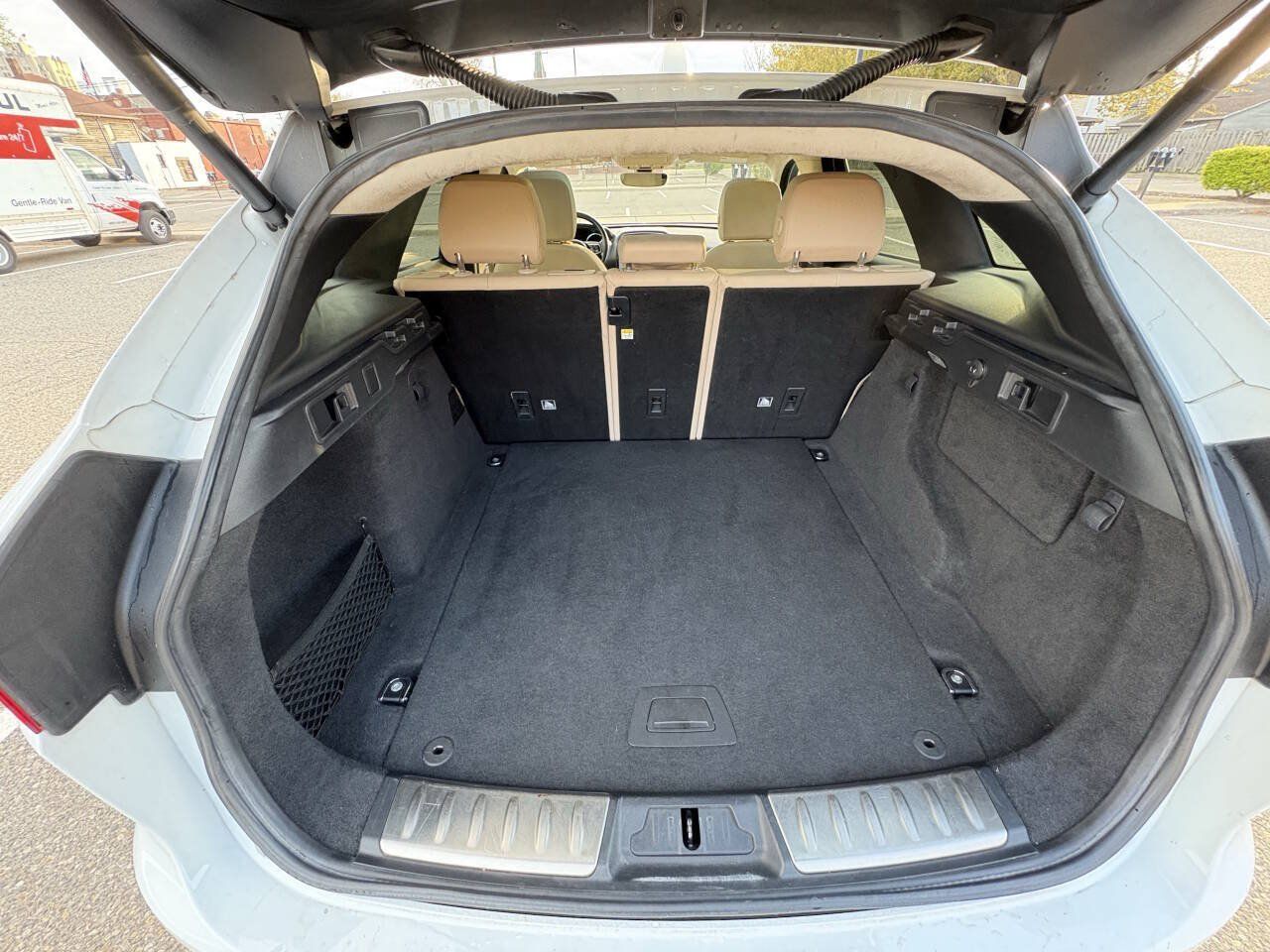 Used 2019 Jaguar F-PACE AWD/4WD image 29