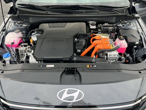 Certified 2024 Hyundai Elantra Limited image 29