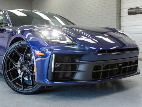 Used 2024 Porsche Panamera 4 image 9