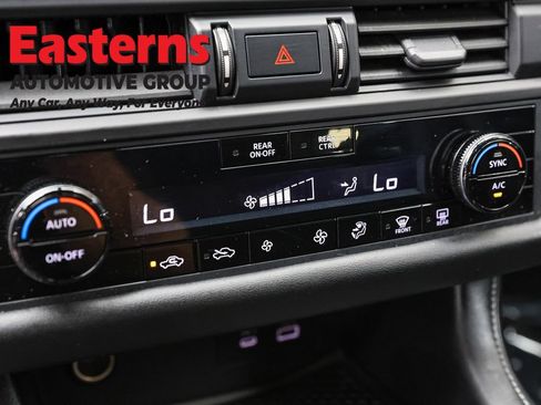 Used 2023 Nissan Pathfinder S AWD/4WD image 20
