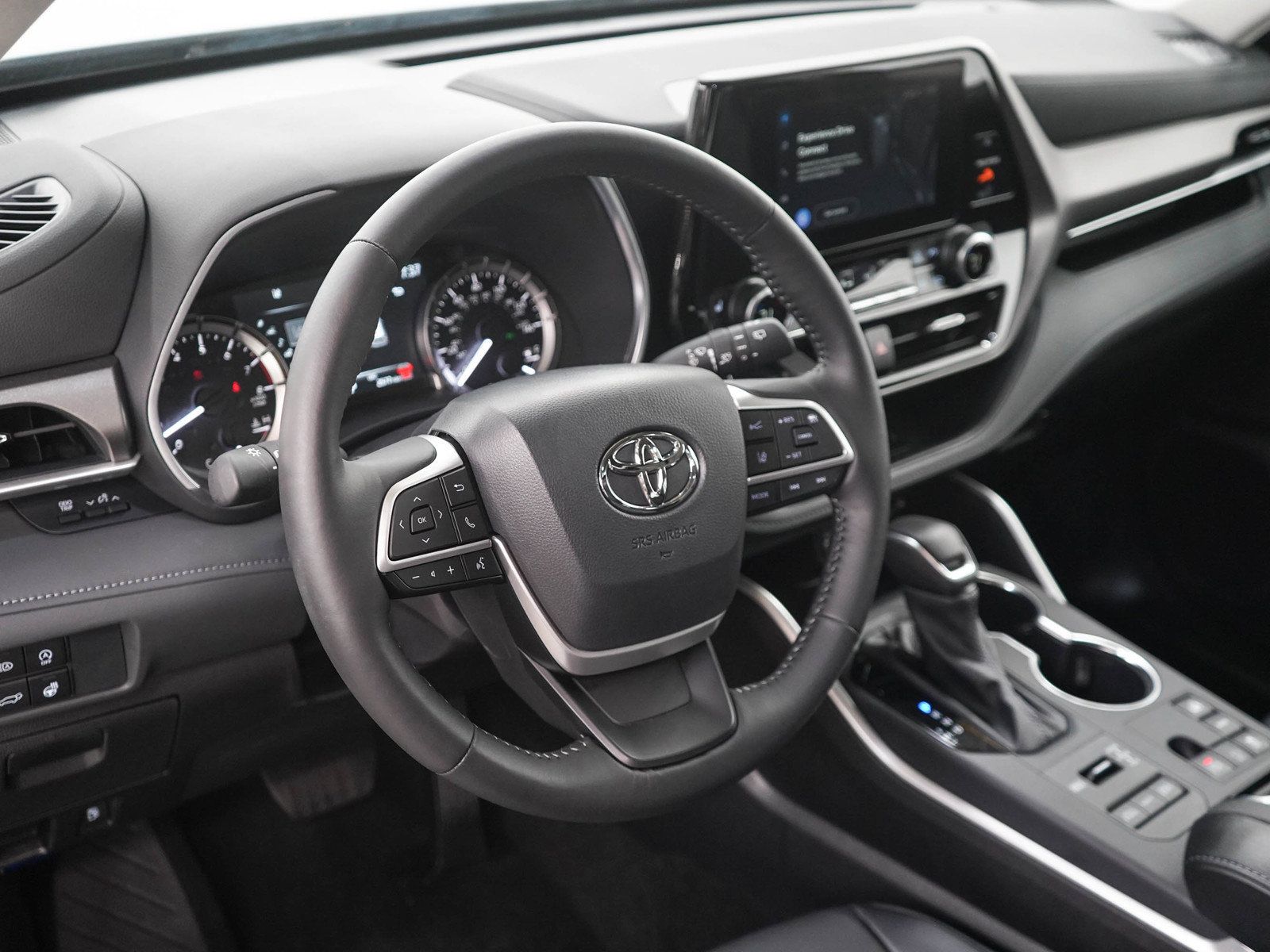 Used 2025 Toyota Highlander XLE AWD/4WD image 21