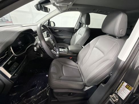 Used 2025 Audi Q7 2.0T Premium w/ Convenience Package AWD/4WD image 13