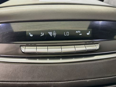 Used 2022 Cadillac Escalade Sport RWD image 28