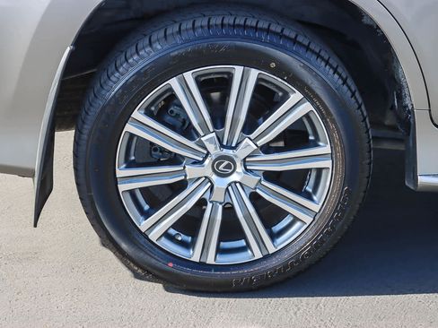 Used 2018 Lexus LX 570 4WD image 10