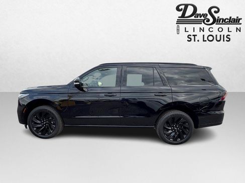 New 2025 Lincoln Navigator Reserve w/ Jet Appearance Package image 8