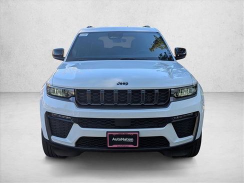 New 2026 Jeep Grand Cherokee Limited w/ Limited Altitude Package AWD/4WD image 5