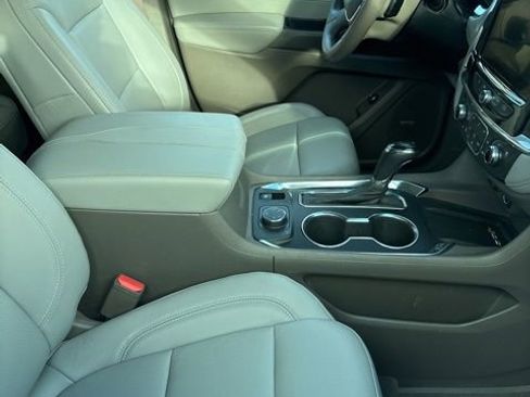 Used 2020 Chevrolet Traverse Premier image 16