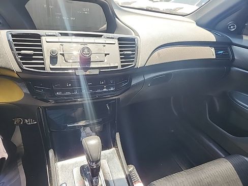 Used 2017 Honda Accord Sport image 13