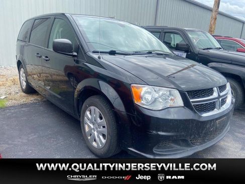 Used 2019 Dodge Grand Caravan SE FWD image 1