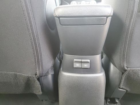 New 2025 Nissan Kicks Play S image 28