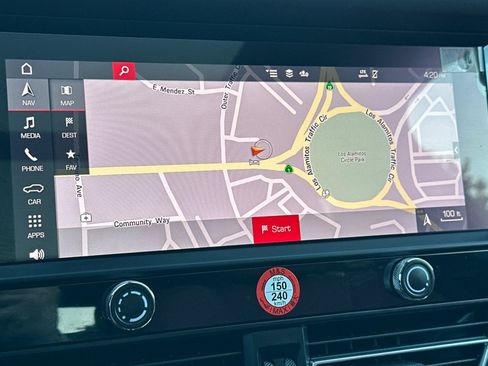 Used 2025 Porsche Macan image 19