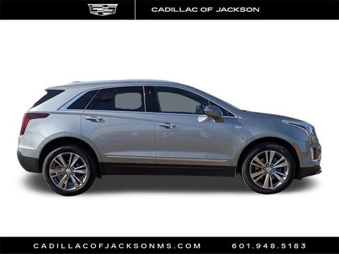 Used 2025 Cadillac XT5 Premium Luxury image 4