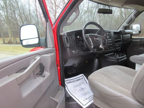 Used 2019 GMC Savana 3500 w/ Driver Convenience Package image 27