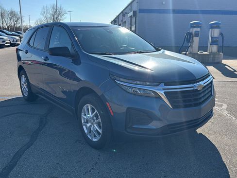 Used 2024 Chevrolet Equinox LS w/ LS Convenience Package image 9