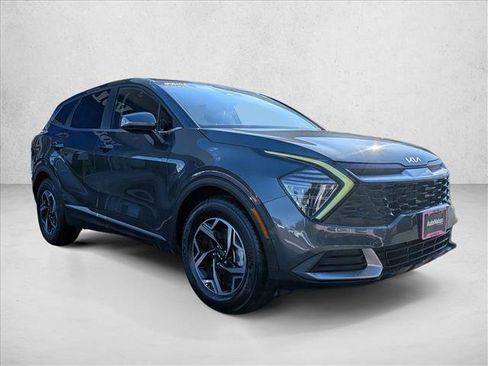 Used 2024 Kia Sportage LX image 3