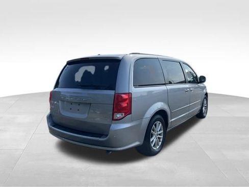 Used 2015 Dodge Grand Caravan SXT w/ UConnect Hands-Free Group FWD image 5