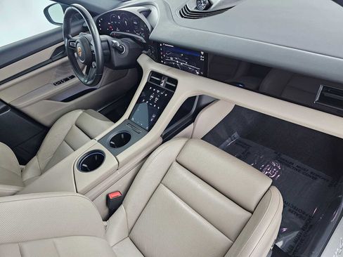 Used 2022 Porsche Taycan 4S image 11