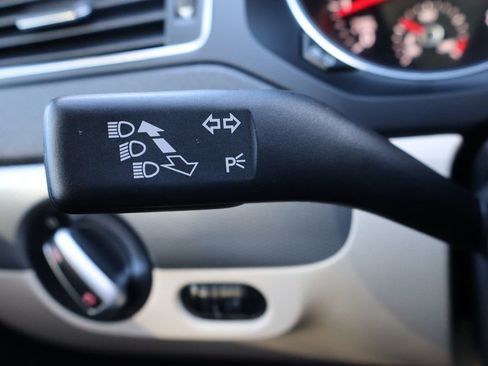 Used 2017 Volkswagen Jetta SE image 32