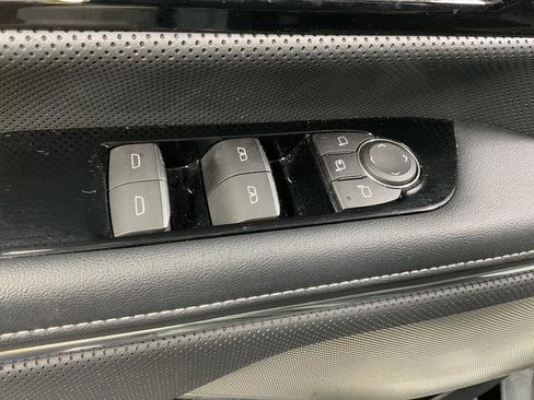 Used 2024 GMC Sierra EV Denali image 9