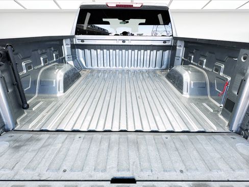 Used 2022 GMC Sierra 1500 Elevation RWD image 17