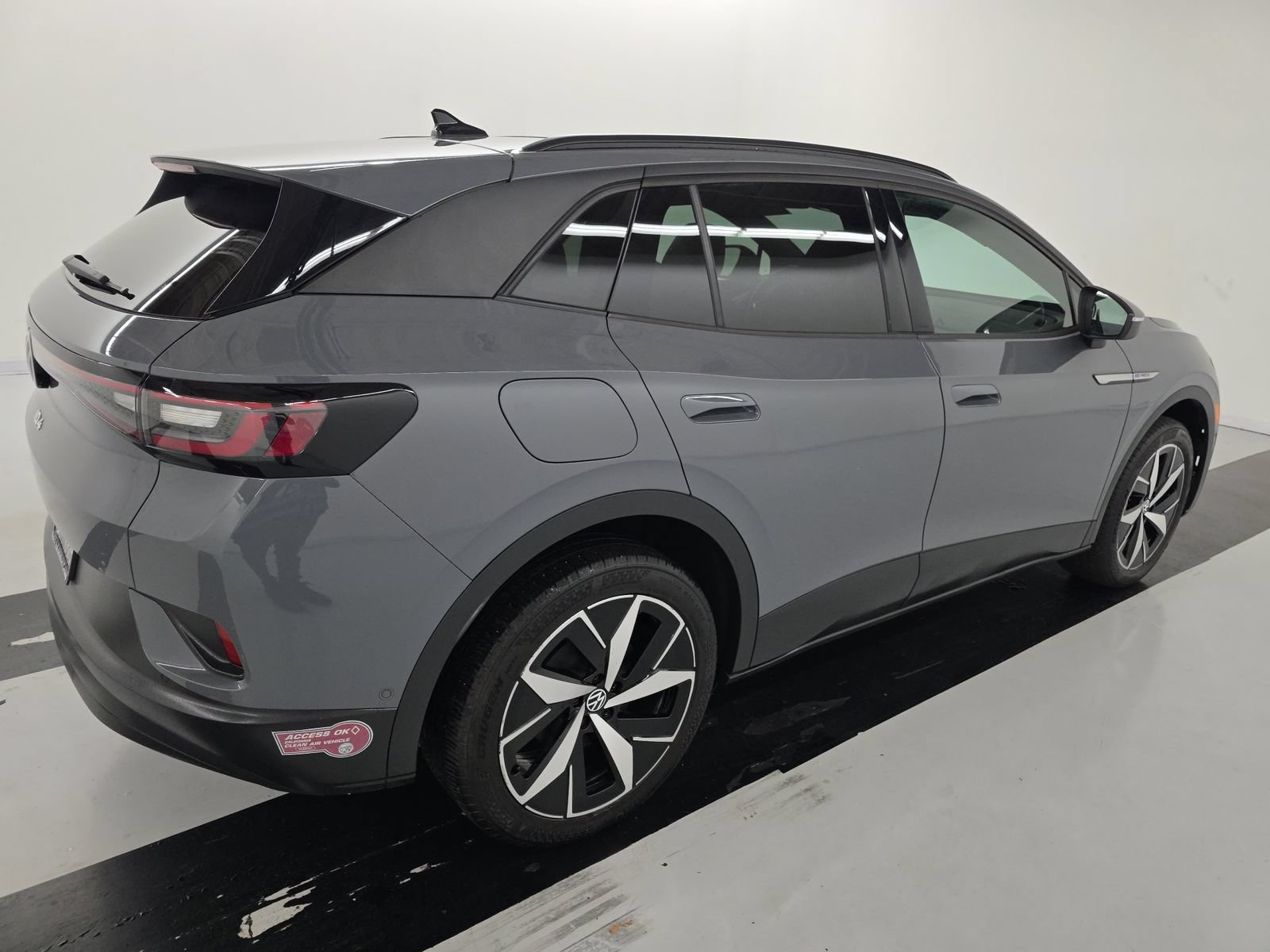 Used 2023 Volkswagen ID.4 Pro S AWD/4WD image 10