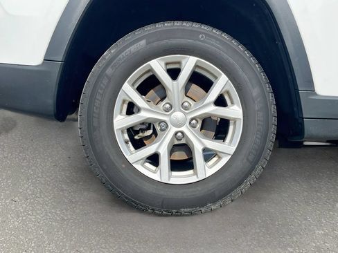 Used 2023 Jeep Grand Cherokee Limited RWD image 31