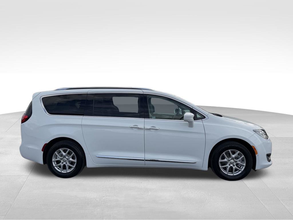 Used 2020 Chrysler Pacifica Touring-L w/ Advanced Safetytec Group FWD image 23