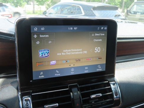 Used 2021 Lincoln Navigator Reserve w/ Luxury Package RWD image 30