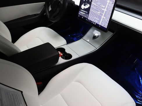 Used 2020 Tesla Model 3 Performance image 14