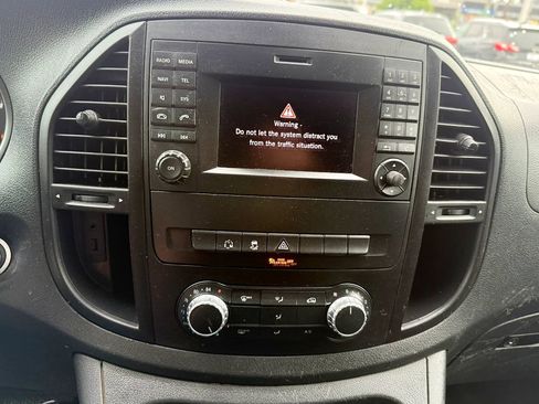 Used 2017 Mercedes-Benz Metris image 14