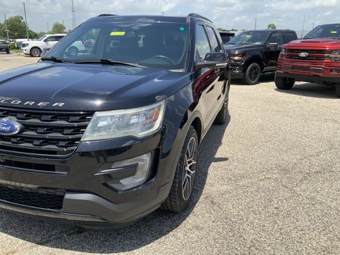 Used 2016 Ford Explorer Sport w/ Equipment Group 401A AWD/4WD image 18