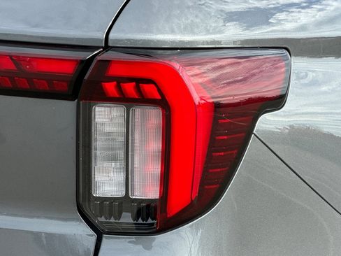 Used 2025 Ford Explorer ST-Line w/ ST-Line Street Pack image 53