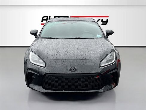 Used 2022 Toyota GR86 image 2